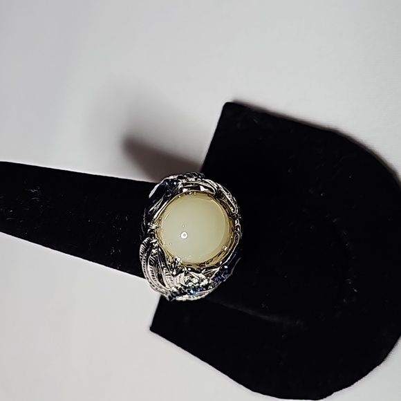 White Lucite Blue Rhinestone Statement Ring Silver Tone Setting Size 9 - Picture 5 of 12